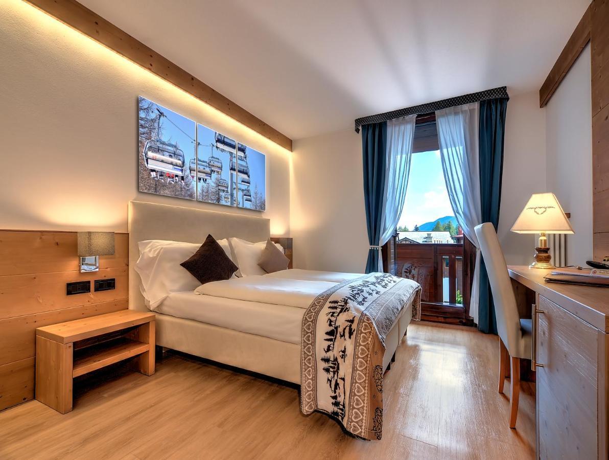 Hotel Caminetto Folgarida Bagian luar foto