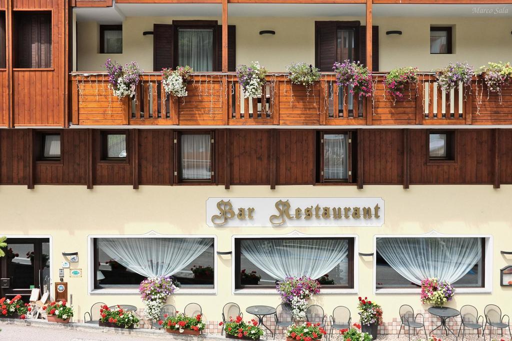 Hotel Caminetto Folgarida Bagian luar foto
