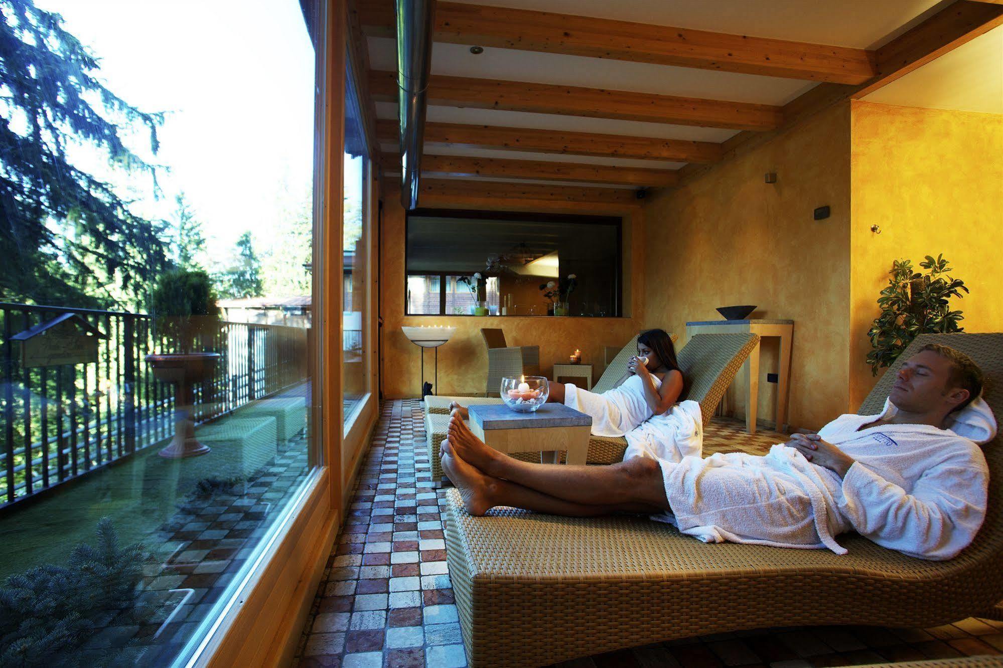 Hotel Caminetto Folgarida Bagian luar foto