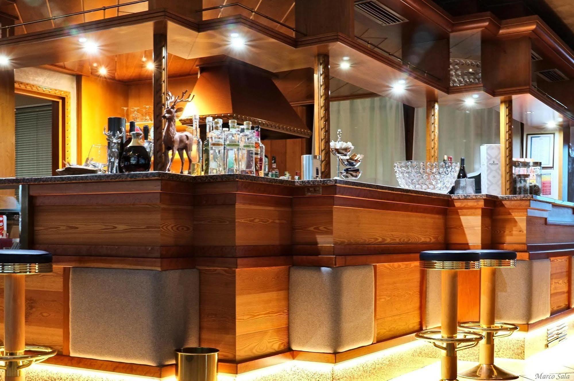 Hotel Caminetto Folgarida Bagian luar foto